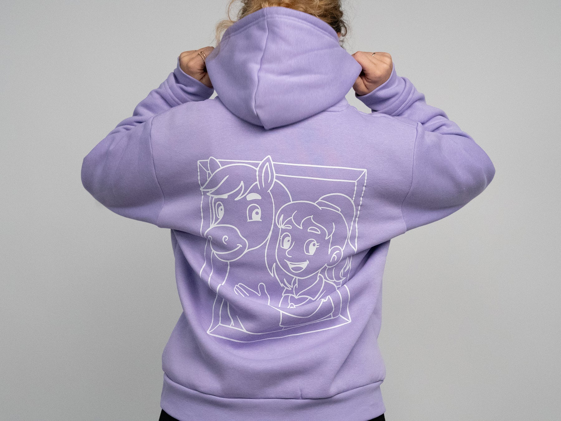 Fliederfarbener Abenteuer Hoodie von Hoppi Galoppi